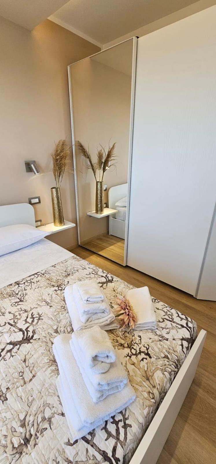 Happy Holiday Apartament Quartu Sant'Elena Eksteriør billede